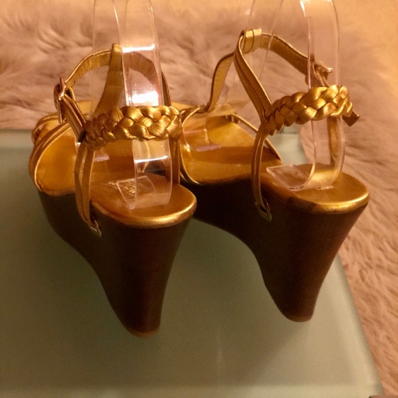 Ralph Lauren Collections Gold Strappy Sandal - Picture 4 of 8